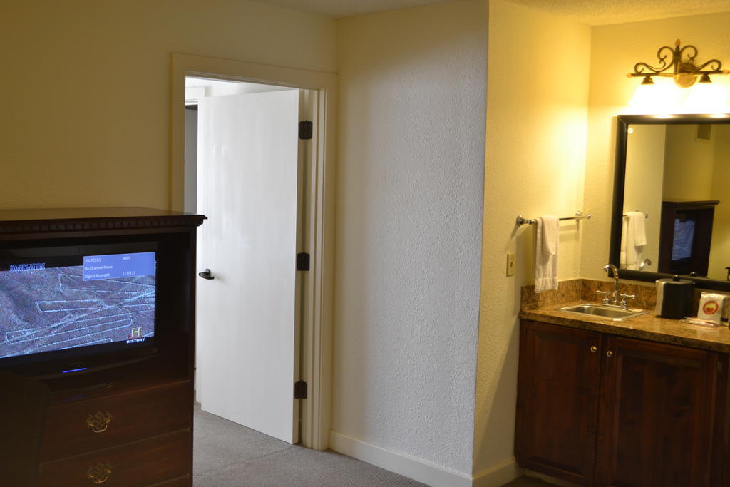 Jameson Inn & Suites Боулинг Грин Экстерьер фото
