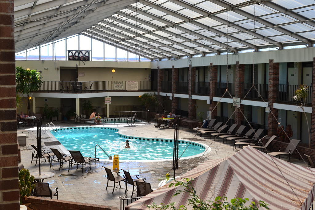 Jameson Inn & Suites Боулинг Грин Экстерьер фото