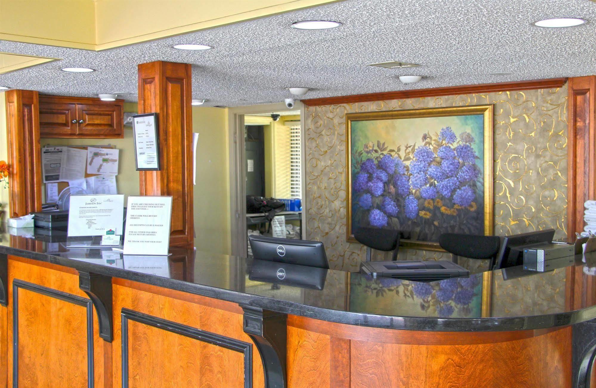 Jameson Inn & Suites Боулинг Грин Экстерьер фото